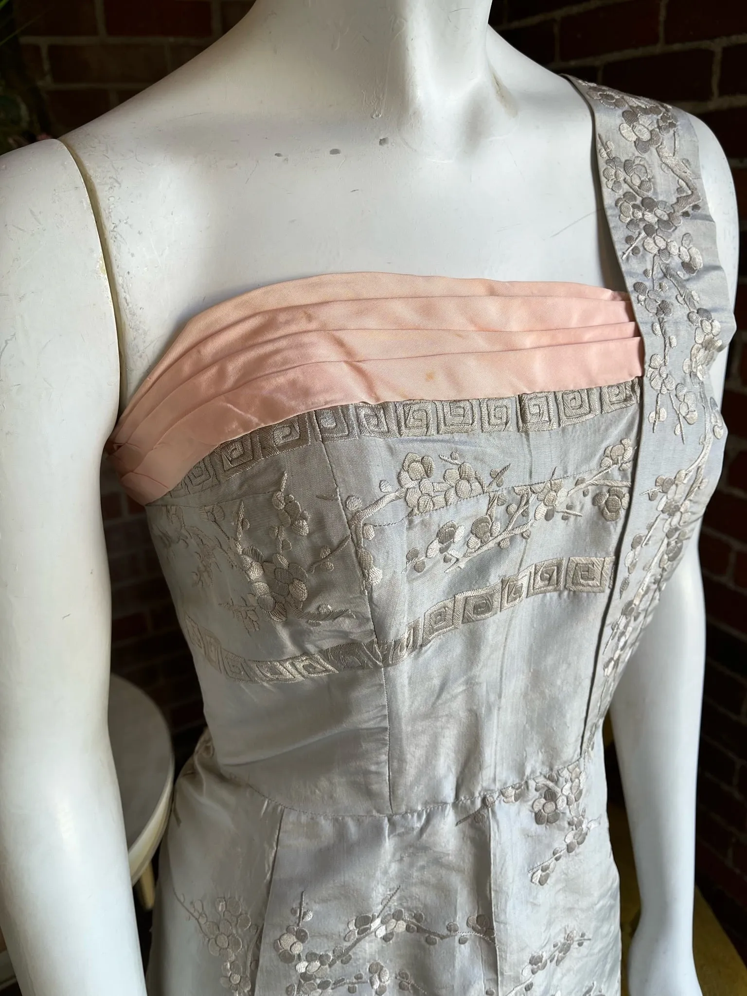 1950s Silk Embroidered Gray Pink Dress