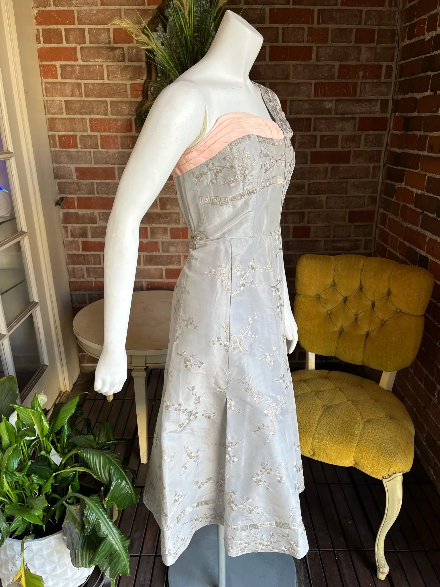1950s Silk Embroidered Gray Pink Dress