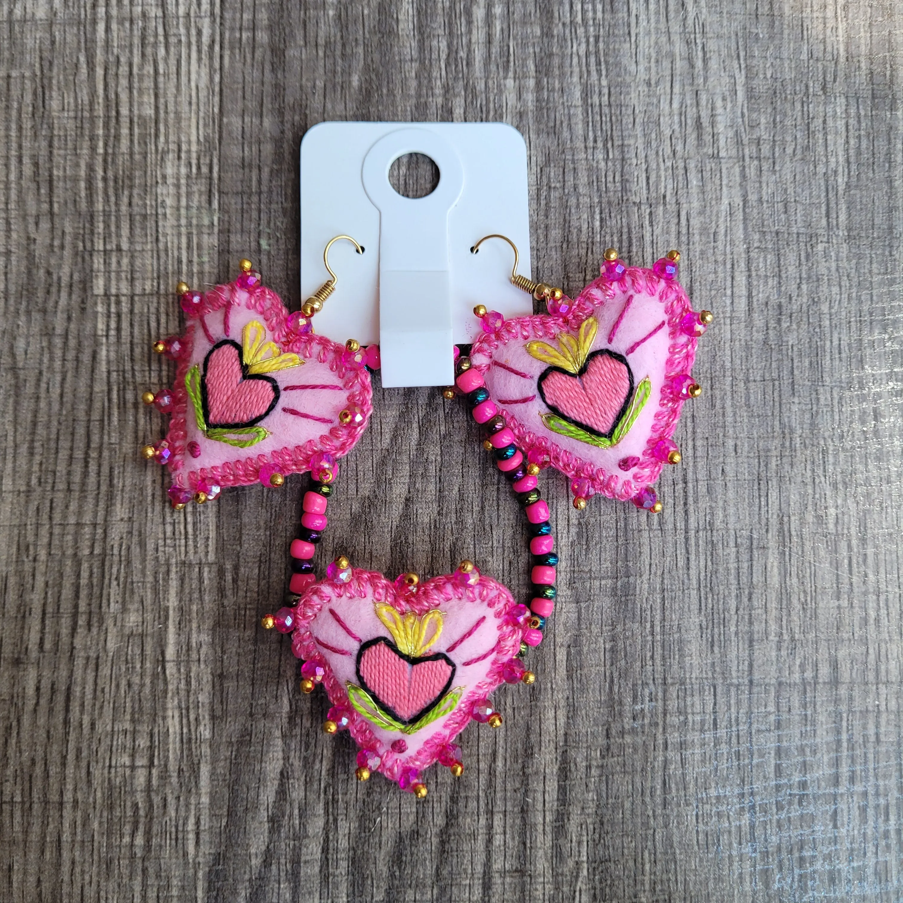 Pink sagrado corazon embroidered bracelet/earrings set
